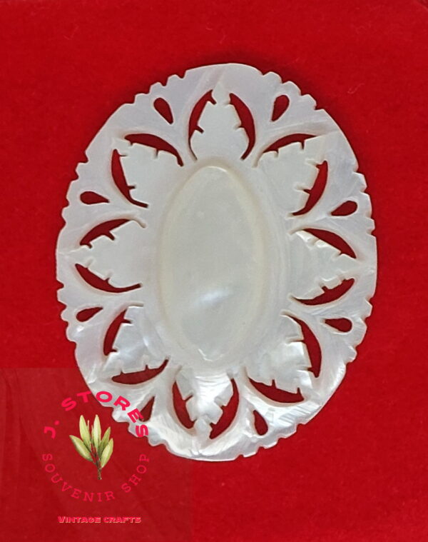 Mother of pearl handmade brooch flower round onimanted bevel